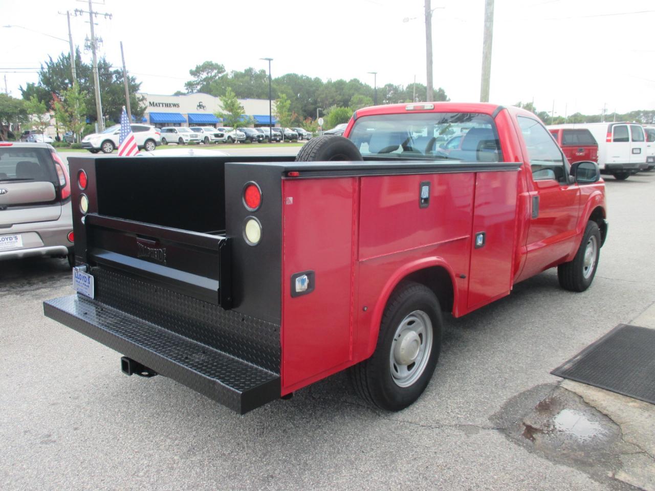 Ford Super Duty F-250 SRW 2WD Reg Cab 137" XL 2015