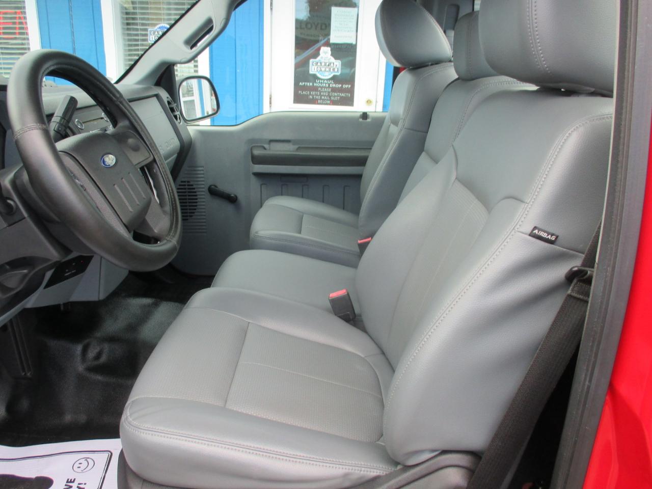 Ford Super Duty F-250 SRW 2WD Reg Cab 137" XL 2015