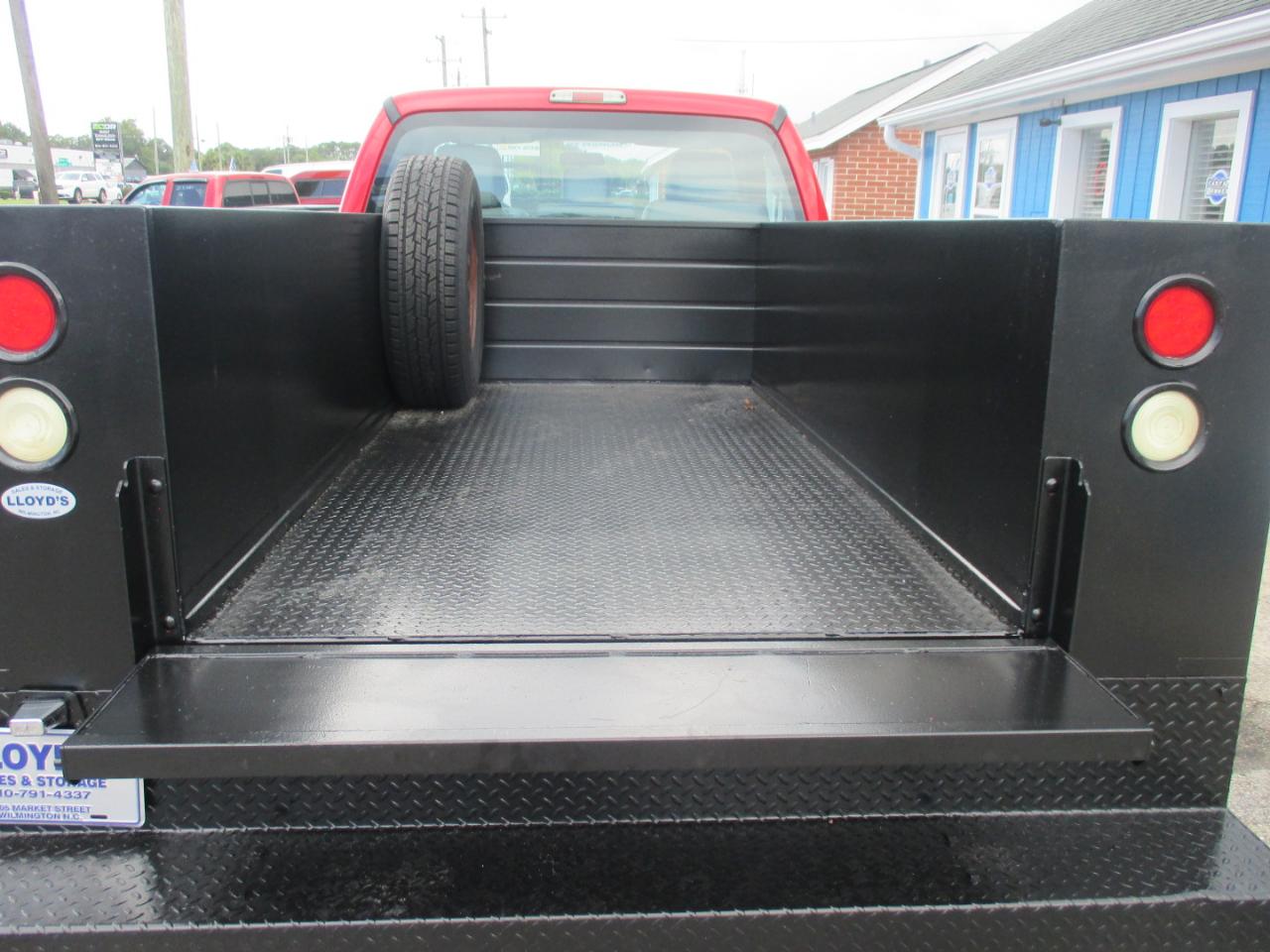 Ford Super Duty F-250 SRW 2WD Reg Cab 137" XL 2015