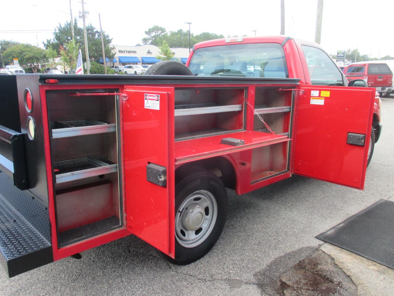 Ford Super Duty F-250 SRW 2WD Reg Cab 137" XL 2015
