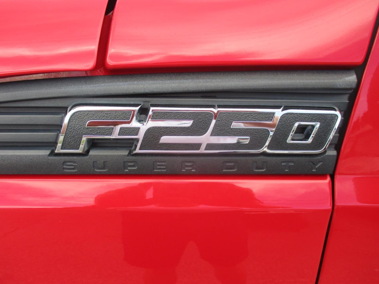 Ford Super Duty F-250 SRW 2WD Reg Cab 137" XL 2015