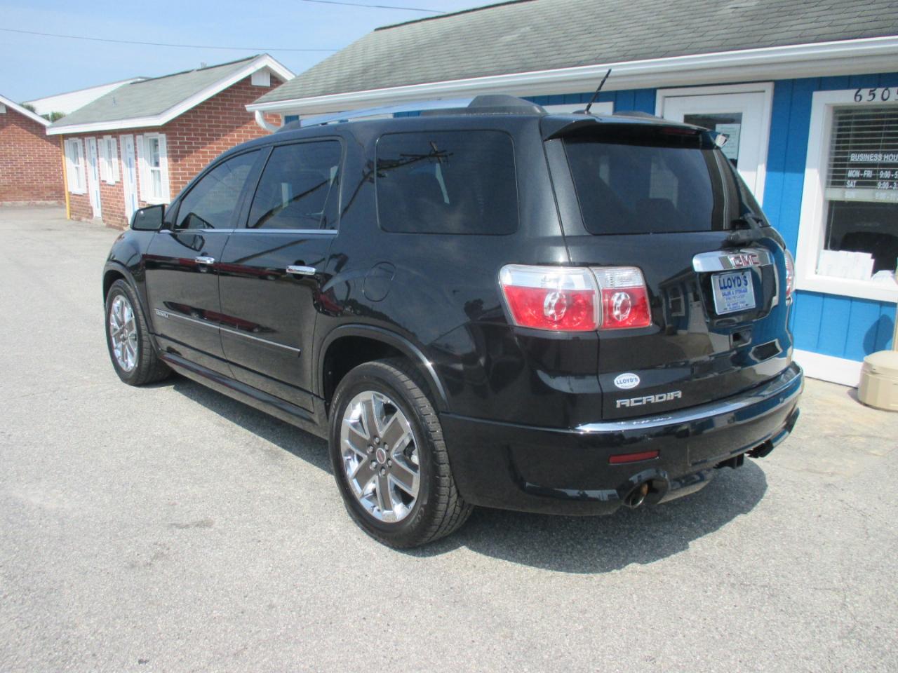 GMC Acadia FWD 4dr Denali 2012