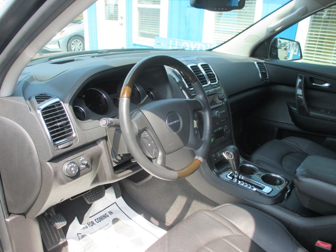 GMC Acadia FWD 4dr Denali 2012