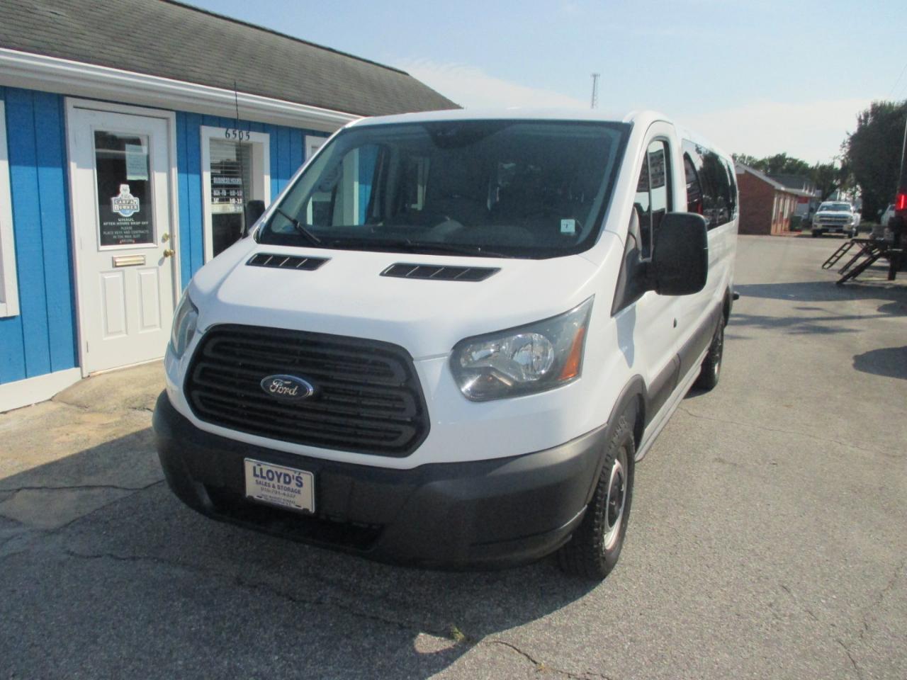 Ford Transit Wagon T-350 148" Low Roof XLT Swing-Out RH Dr 2016