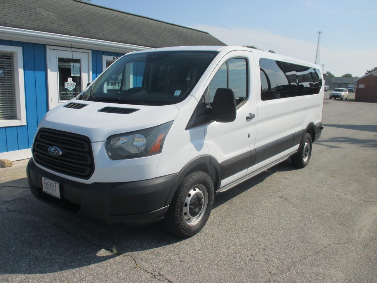Ford Transit Wagon T-350 148" Low Roof XLT Swing-Out RH Dr 2016