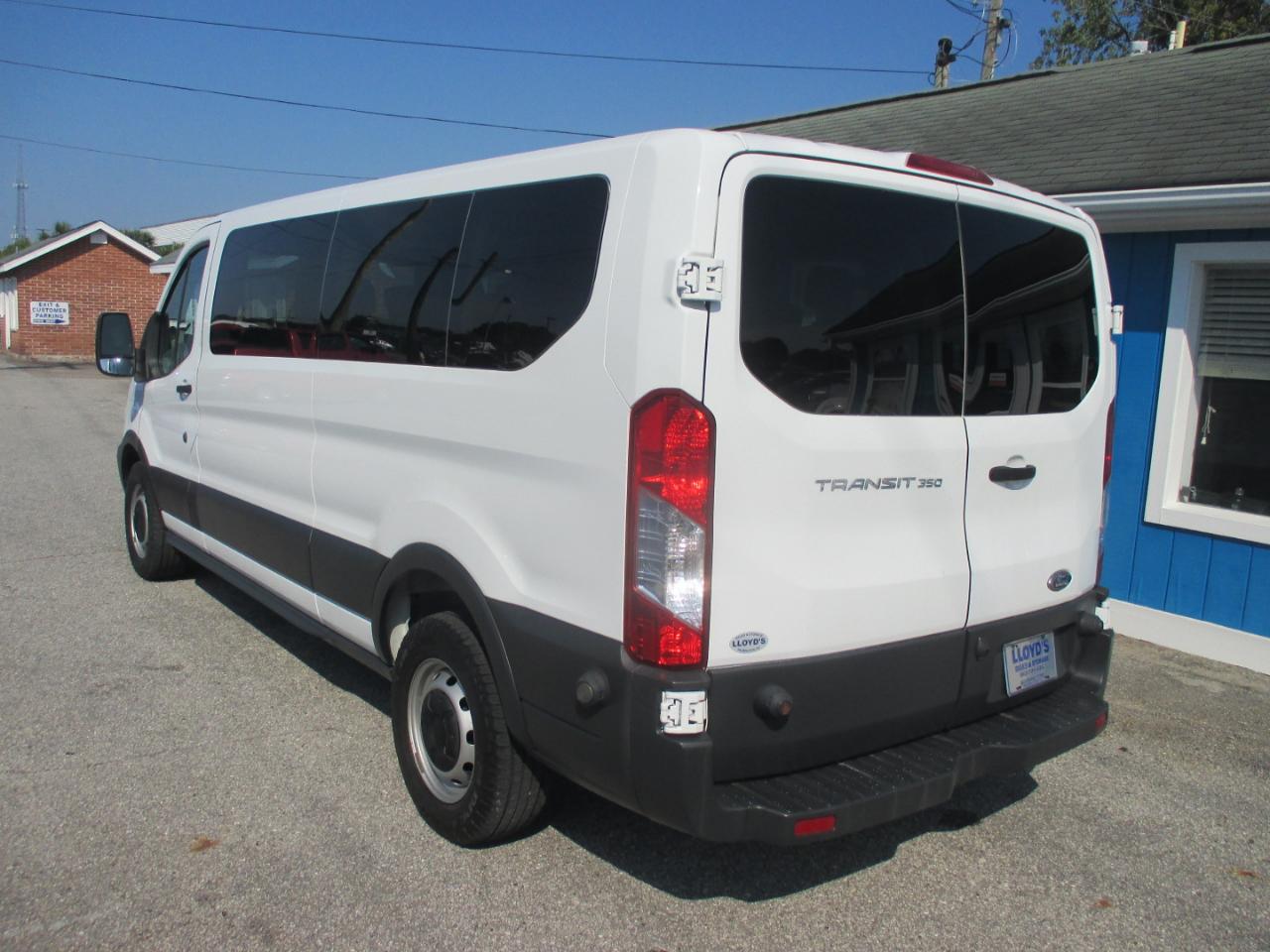 Ford Transit Wagon T-350 148" Low Roof XLT Swing-Out RH Dr 2016