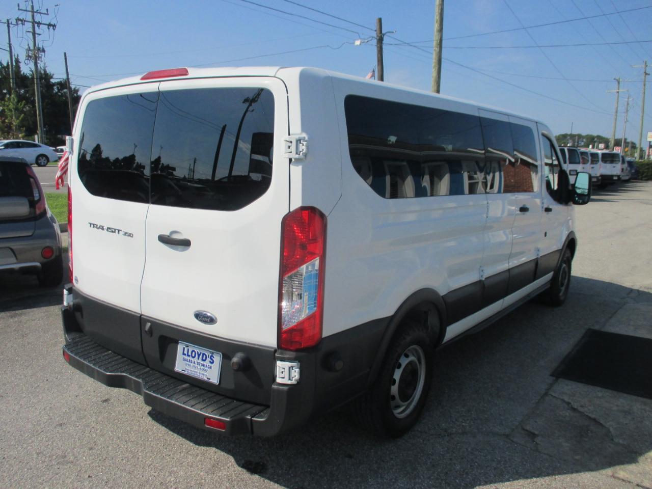Ford Transit Wagon T-350 148" Low Roof XLT Swing-Out RH Dr 2016