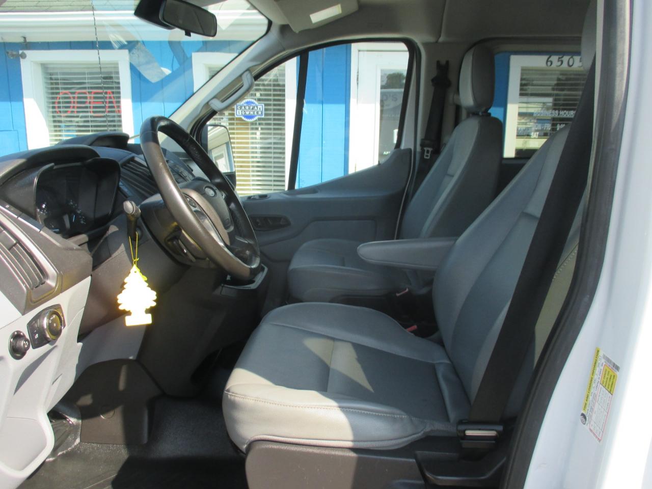 Ford Transit Wagon T-350 148" Low Roof XLT Swing-Out RH Dr 2016