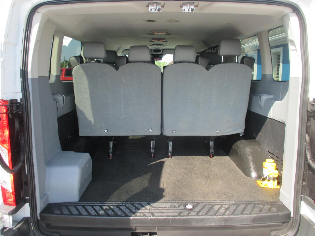 Ford Transit Wagon T-350 148" Low Roof XLT Swing-Out RH Dr 2016
