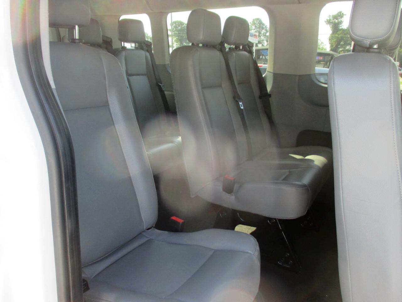 Ford Transit Wagon T-350 148" Low Roof XLT Swing-Out RH Dr 2016