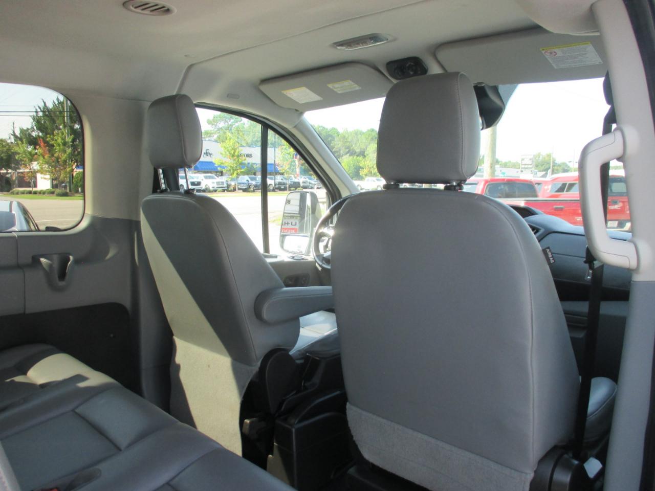 Ford Transit Wagon T-350 148" Low Roof XLT Swing-Out RH Dr 2016