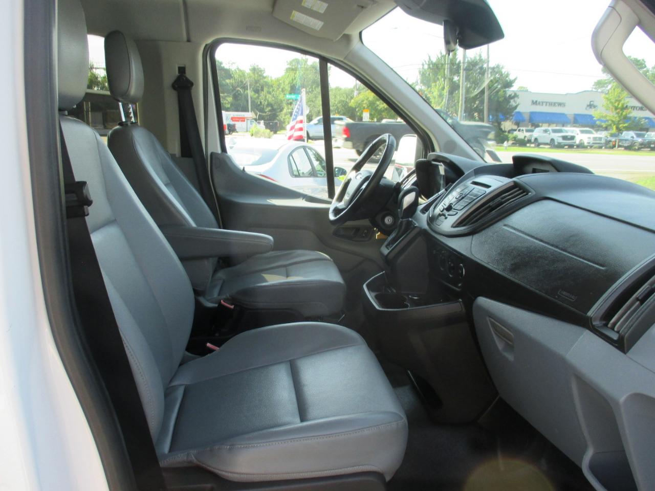 Ford Transit Wagon T-350 148" Low Roof XLT Swing-Out RH Dr 2016