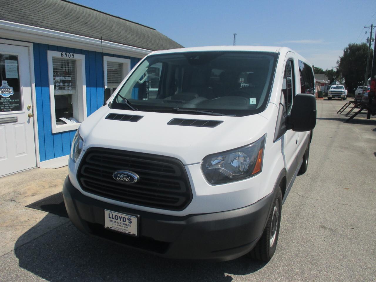 Ford Transit Passenger Wagon T-150 130" Low Roof XL RWD 2018