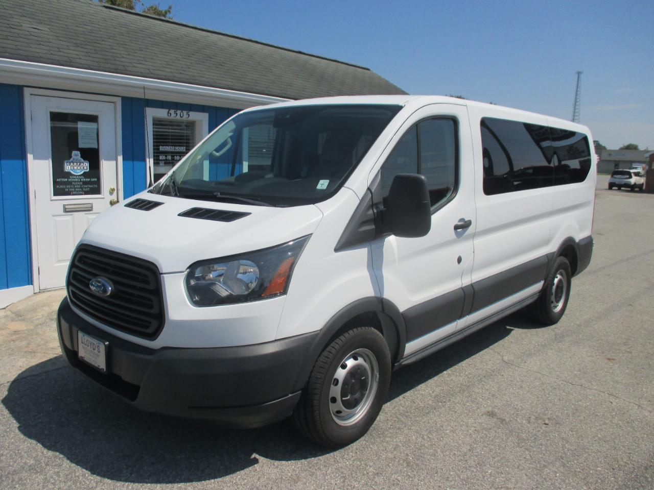 Ford Transit Passenger Wagon T-150 130" Low Roof XL RWD 2018