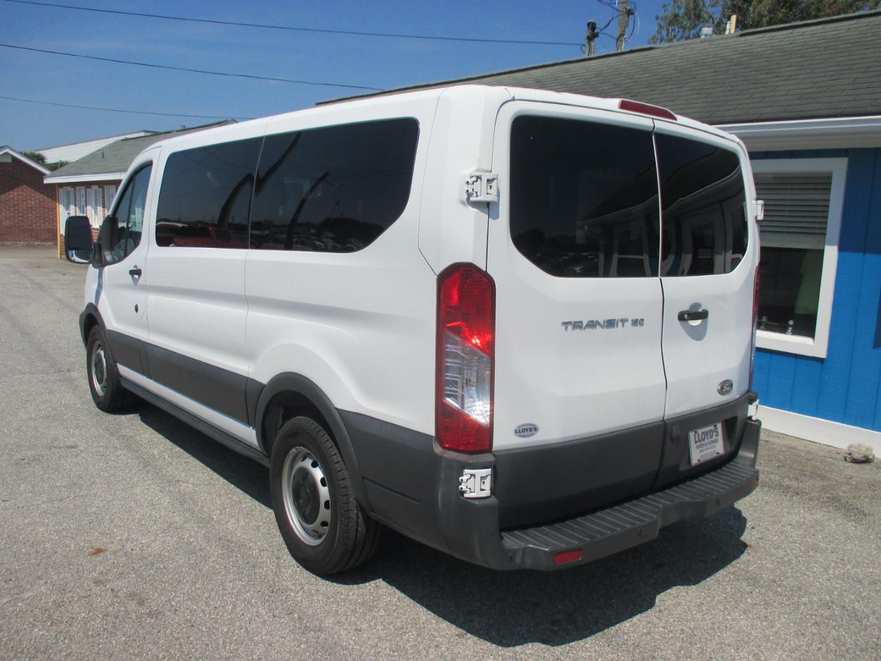Ford Transit Passenger Wagon T-150 130" Low Roof XL RWD 2018
