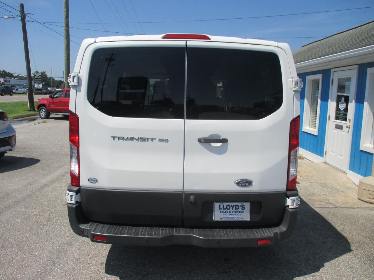 Ford Transit Passenger Wagon T-150 130" Low Roof XL RWD 2018