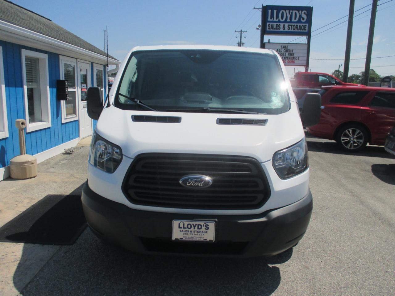 Ford Transit Passenger Wagon T-150 130" Low Roof XL RWD 2018