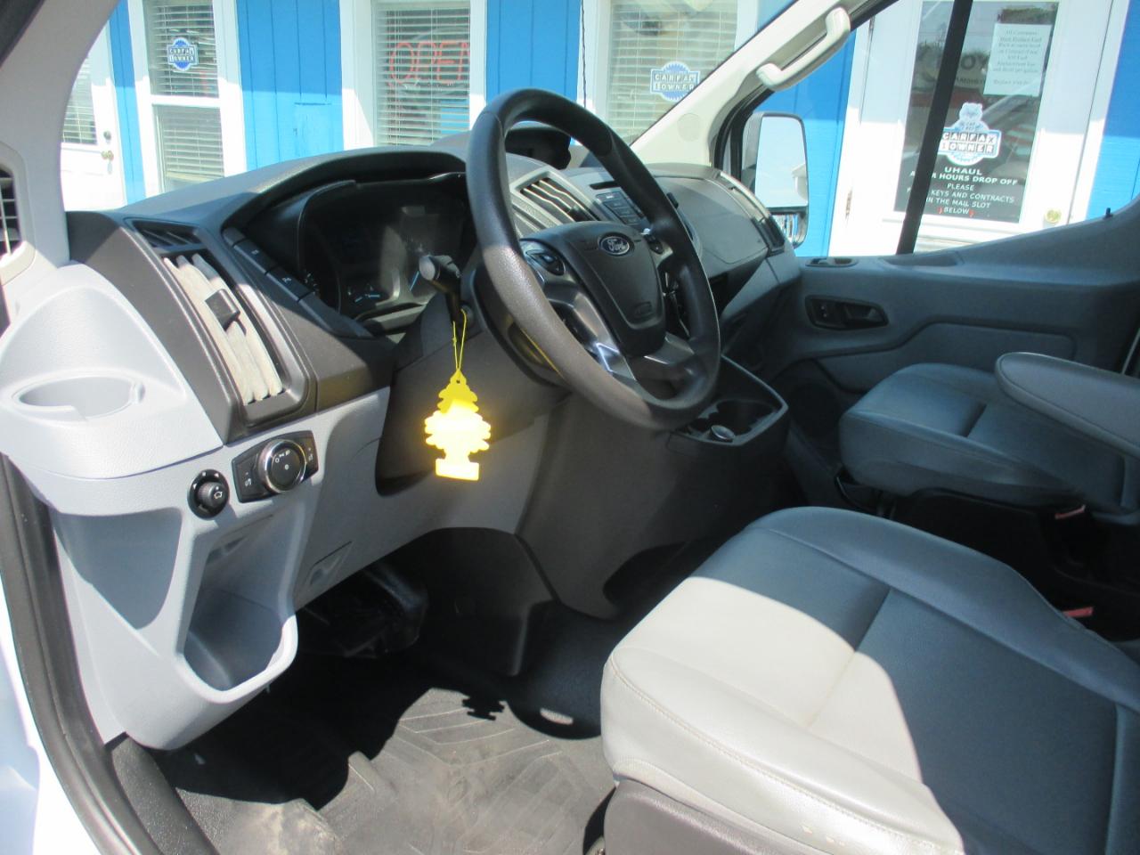 Ford Transit Passenger Wagon T-150 130" Low Roof XL RWD 2018