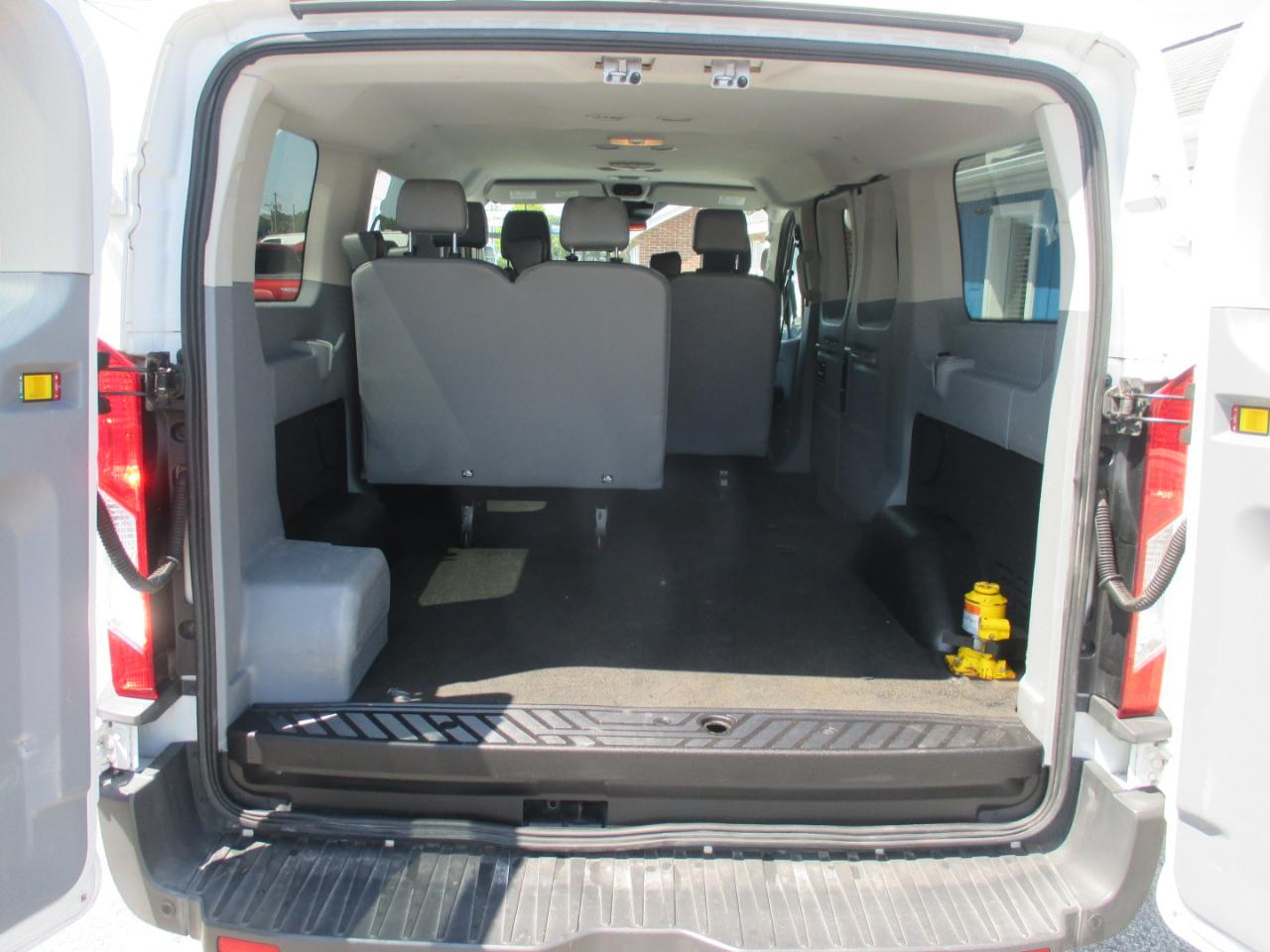 Ford Transit Passenger Wagon T-150 130" Low Roof XL RWD 2018