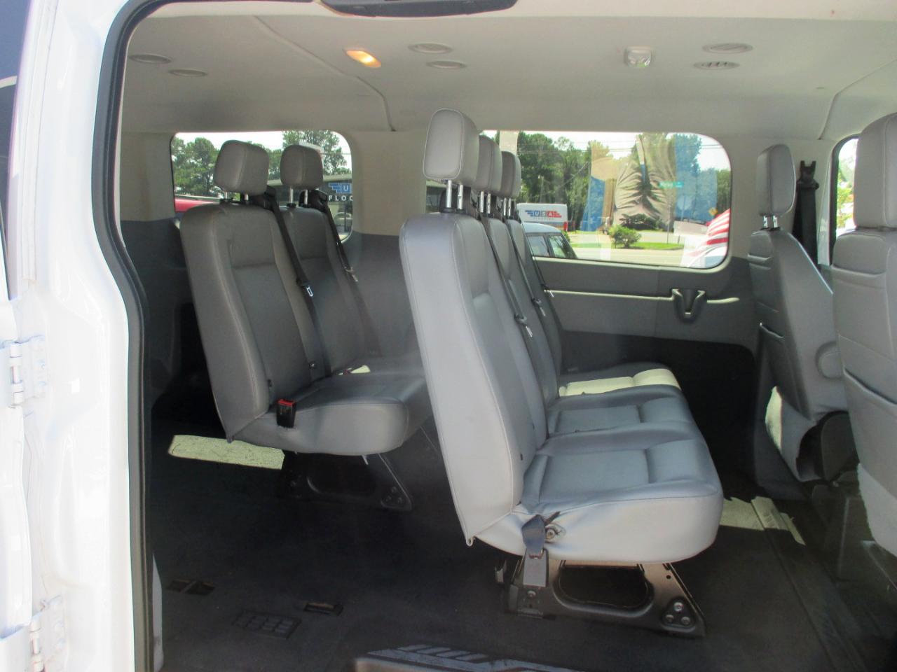 Ford Transit Passenger Wagon T-150 130" Low Roof XL RWD 2018