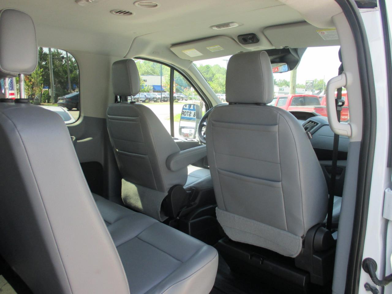 Ford Transit Passenger Wagon T-150 130" Low Roof XL RWD 2018
