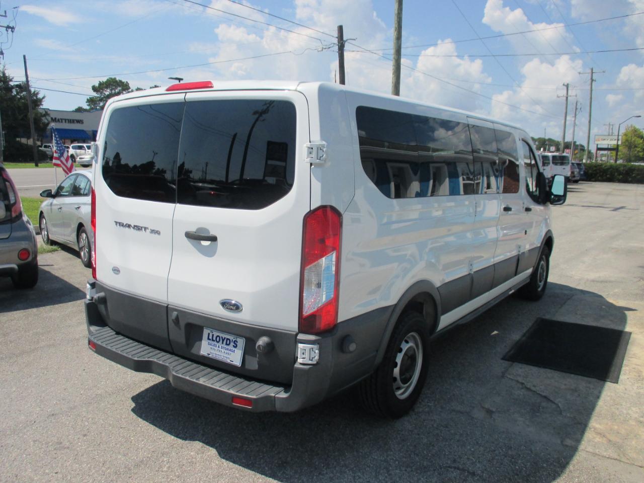 Ford Transit Wagon T-350 148" Low Roof XL Swing-Out RH Dr 2016