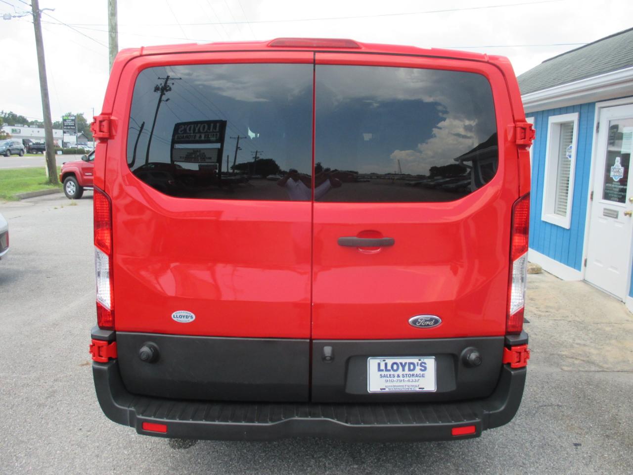Ford Transit Wagon T-350 148" Low Roof XL Swing-Out RH Dr 2016