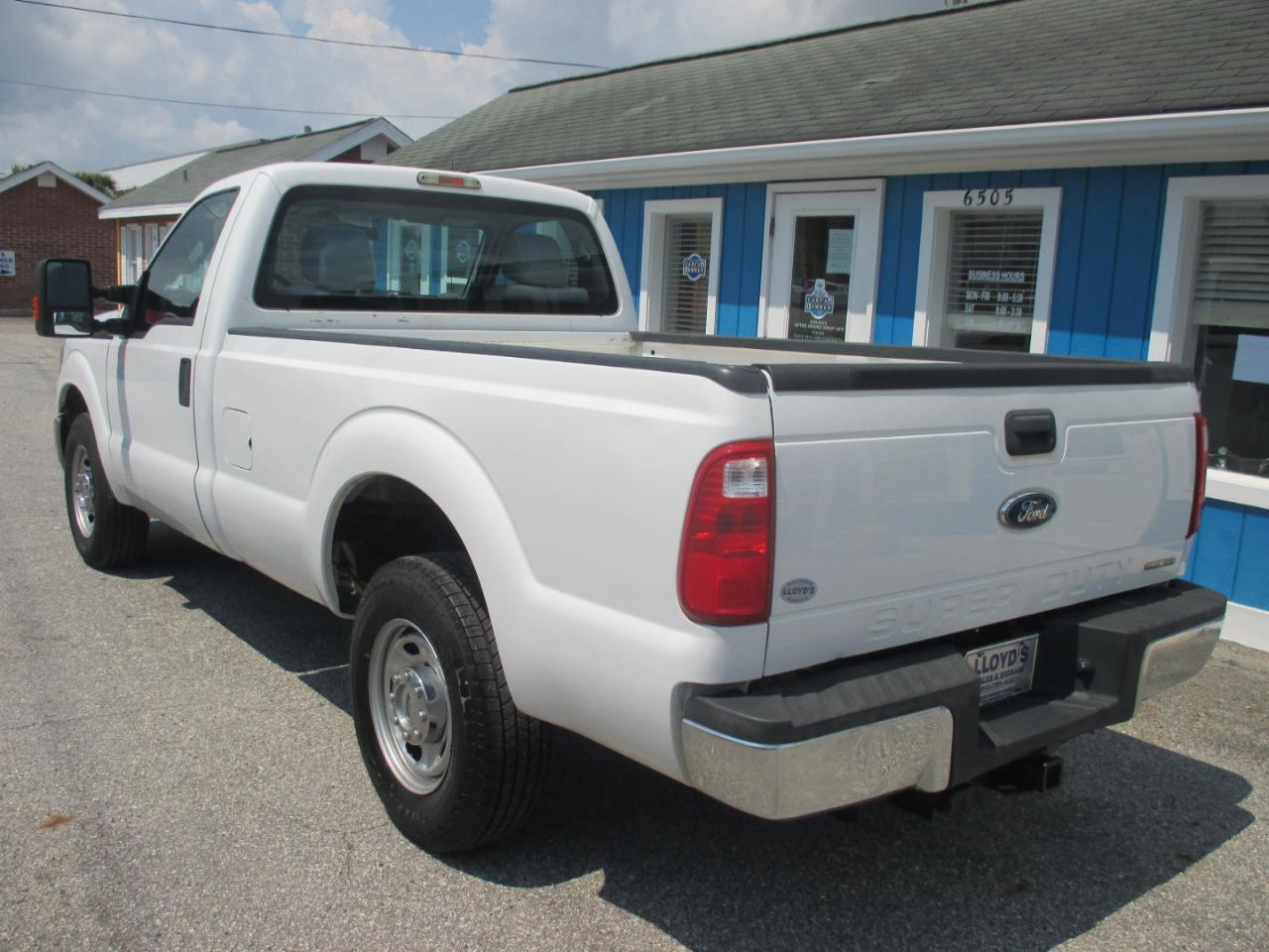 Ford Super Duty F-250 SRW 2WD Reg Cab 137" XL 2016