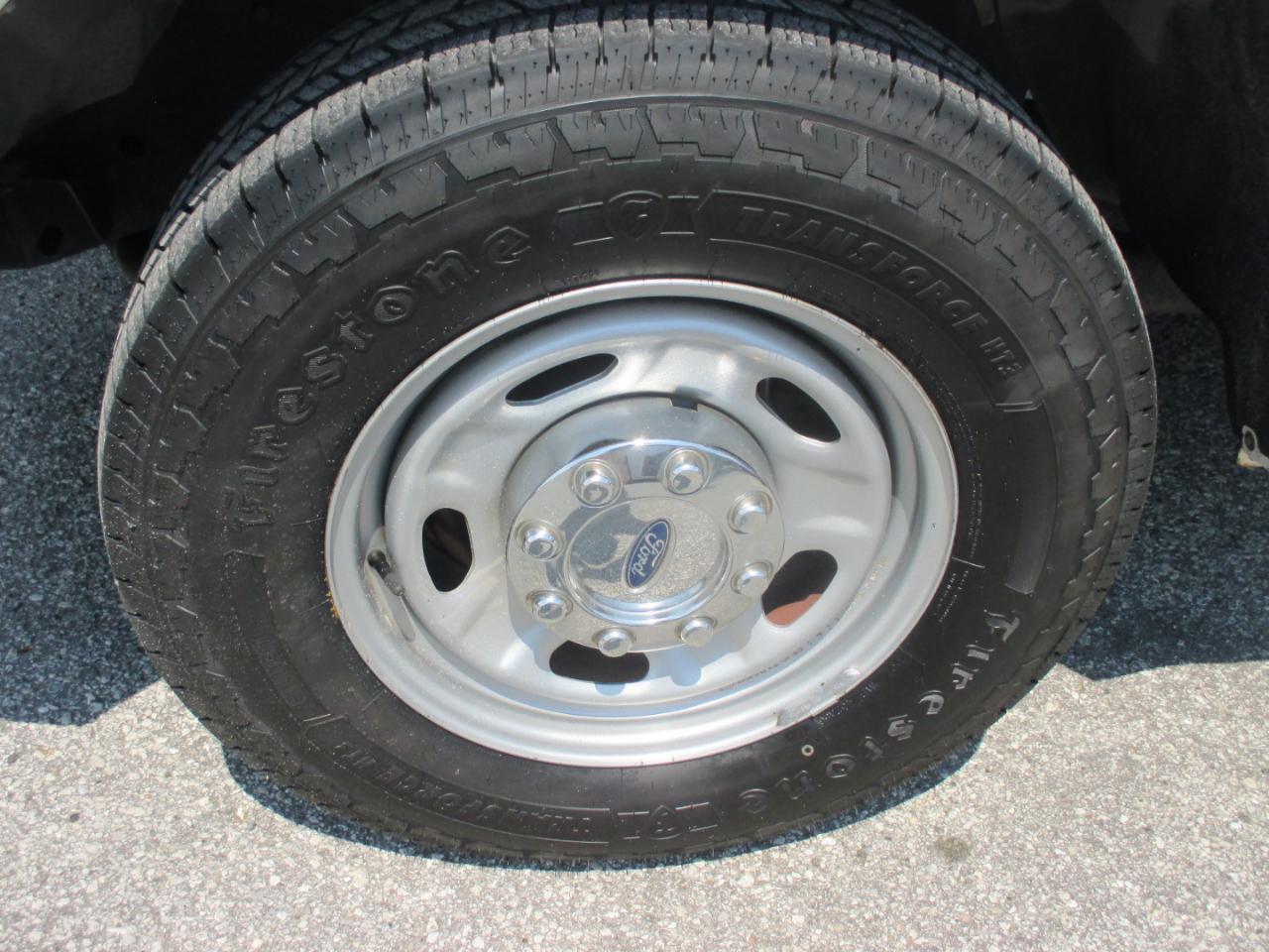 Ford Super Duty F-250 SRW 2WD Reg Cab 137" XL 2016