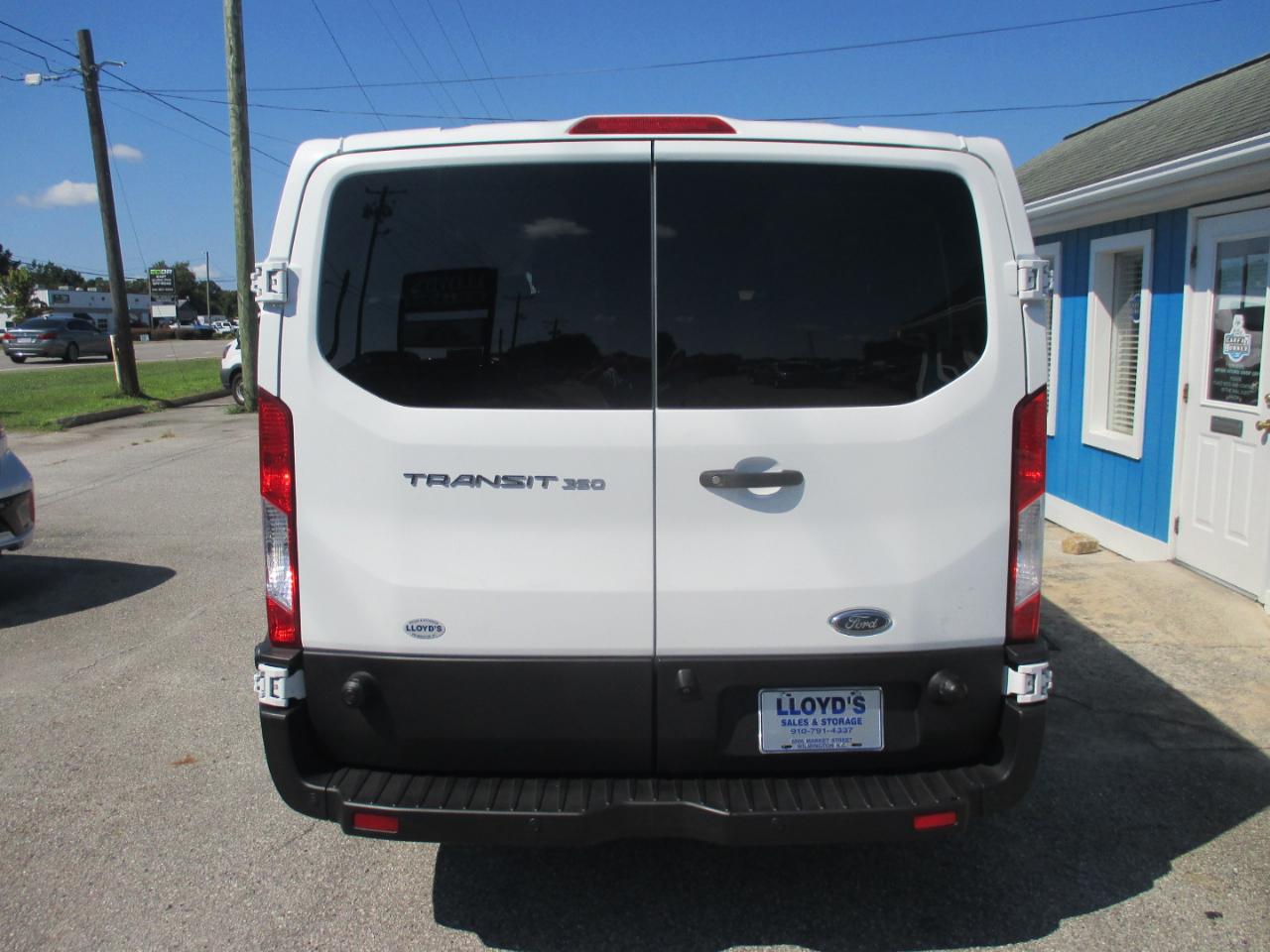 Ford Transit Passenger Wagon T-350 148" Low Roof XL Swing-Out RH Dr 2018