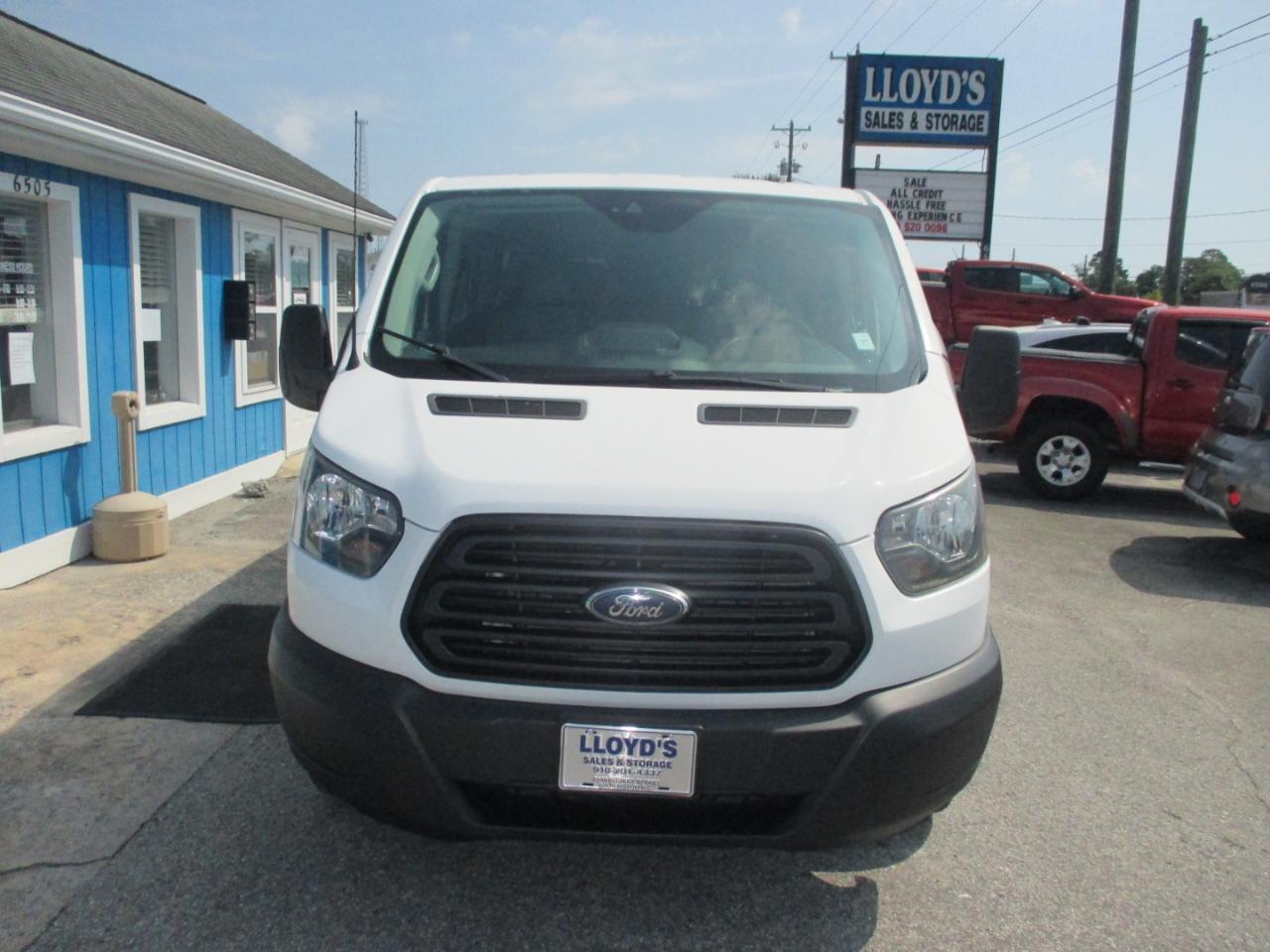 Ford Transit Passenger Wagon T-150 130" Low Roof XL Swing-Out RH Dr 2018