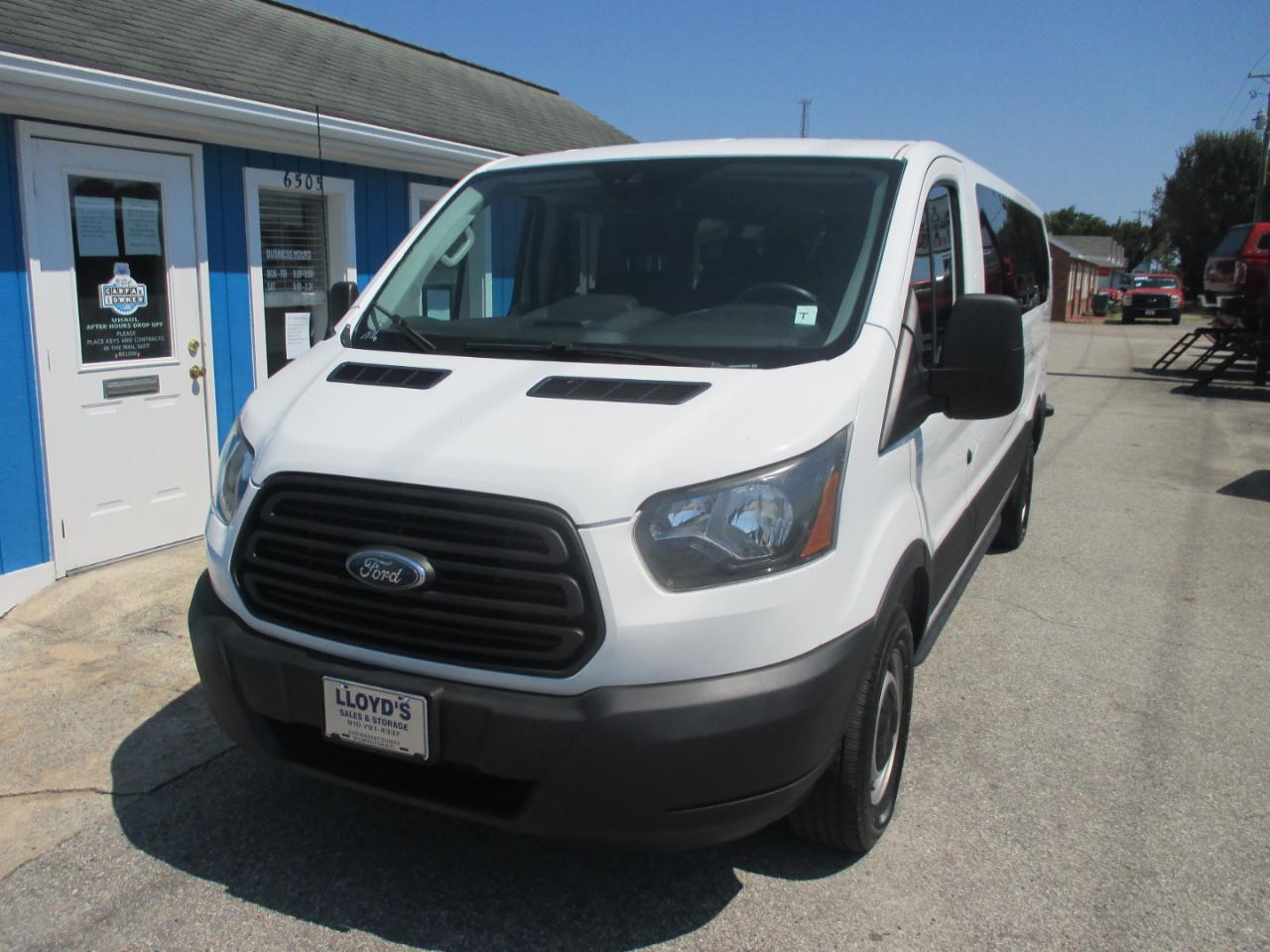 Ford Transit Passenger Wagon T-350 148" Low Roof XL Swing-Out RH Dr 2018