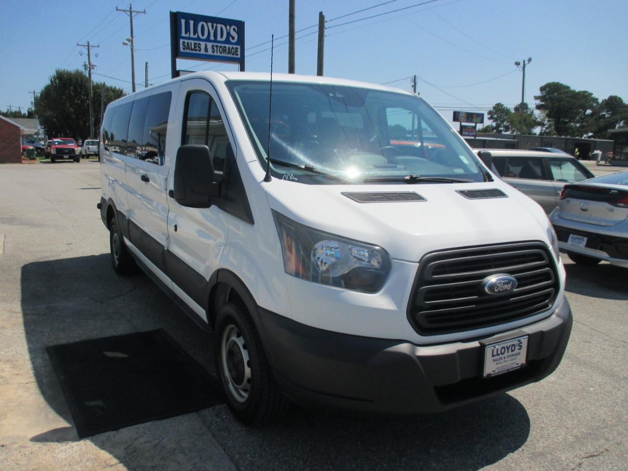 Ford Transit Passenger Wagon T-350 148" Low Roof XL Swing-Out RH Dr 2018