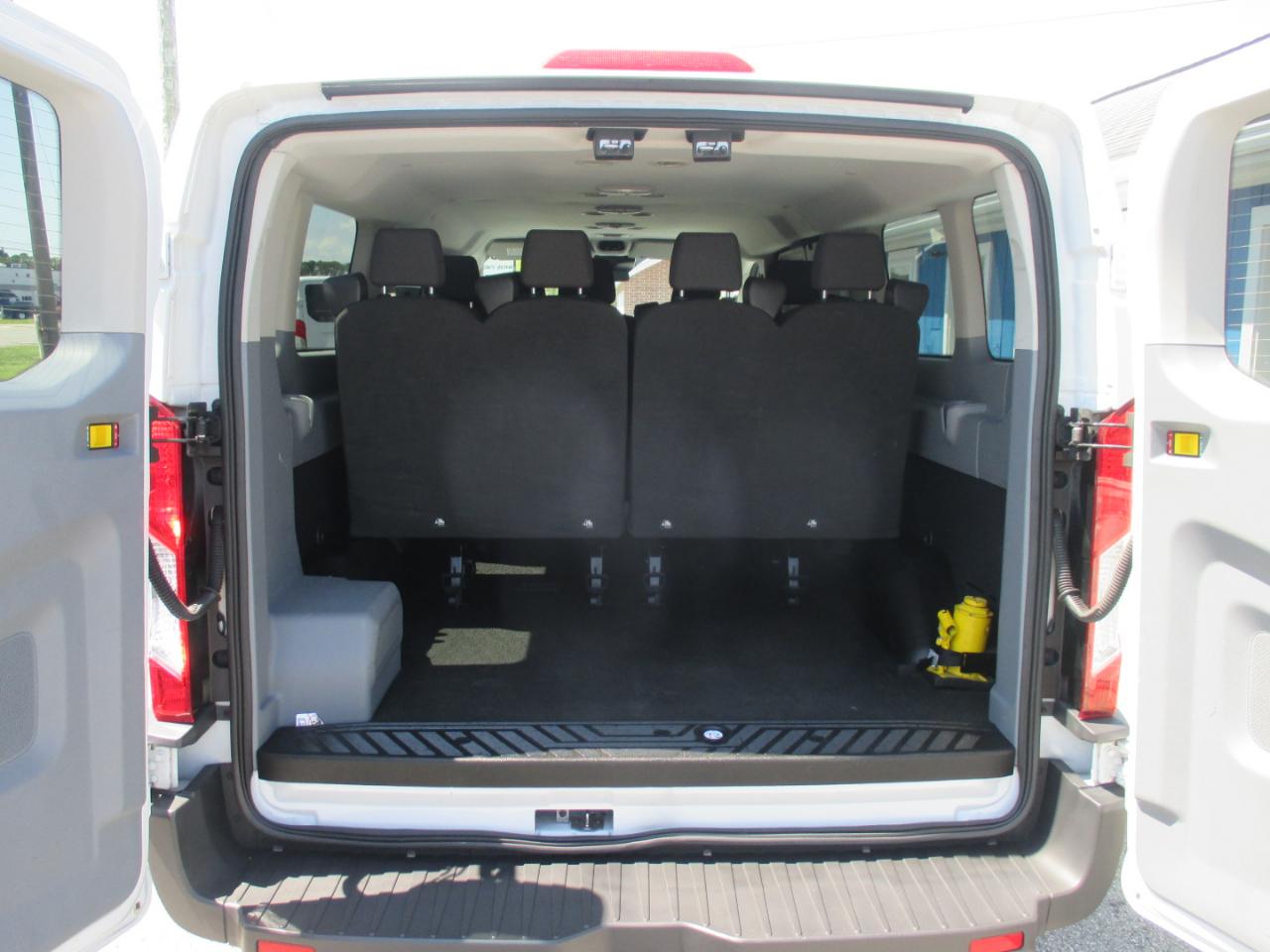 Ford Transit Passenger Wagon T-350 148" Low Roof XL Swing-Out RH Dr 2018