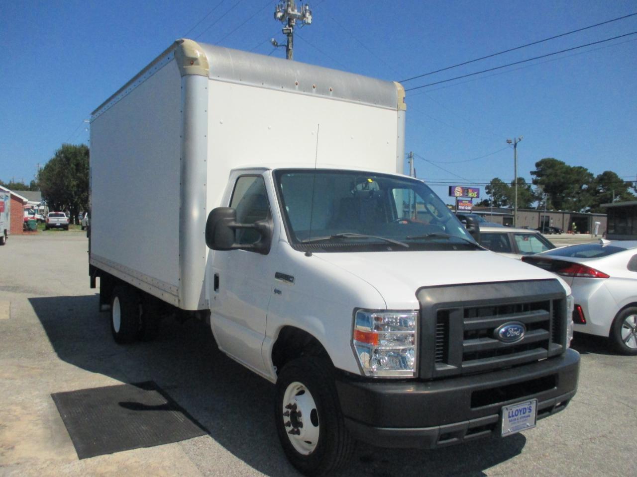 Ford E-Series Cutaway E-450 DRW 158" WB 2018