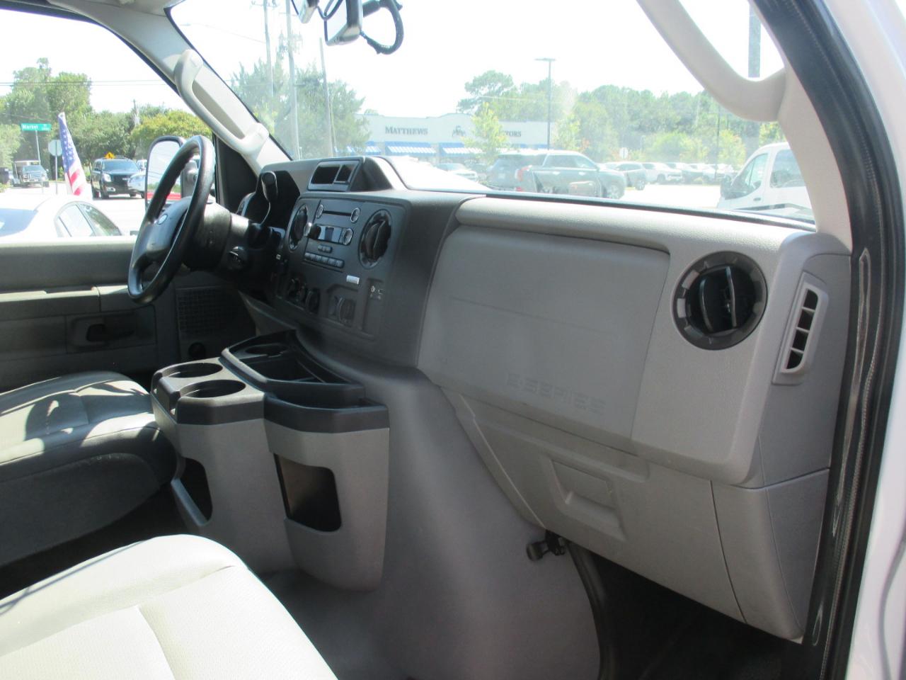 Ford E-Series Cutaway E-450 DRW 158" WB 2018