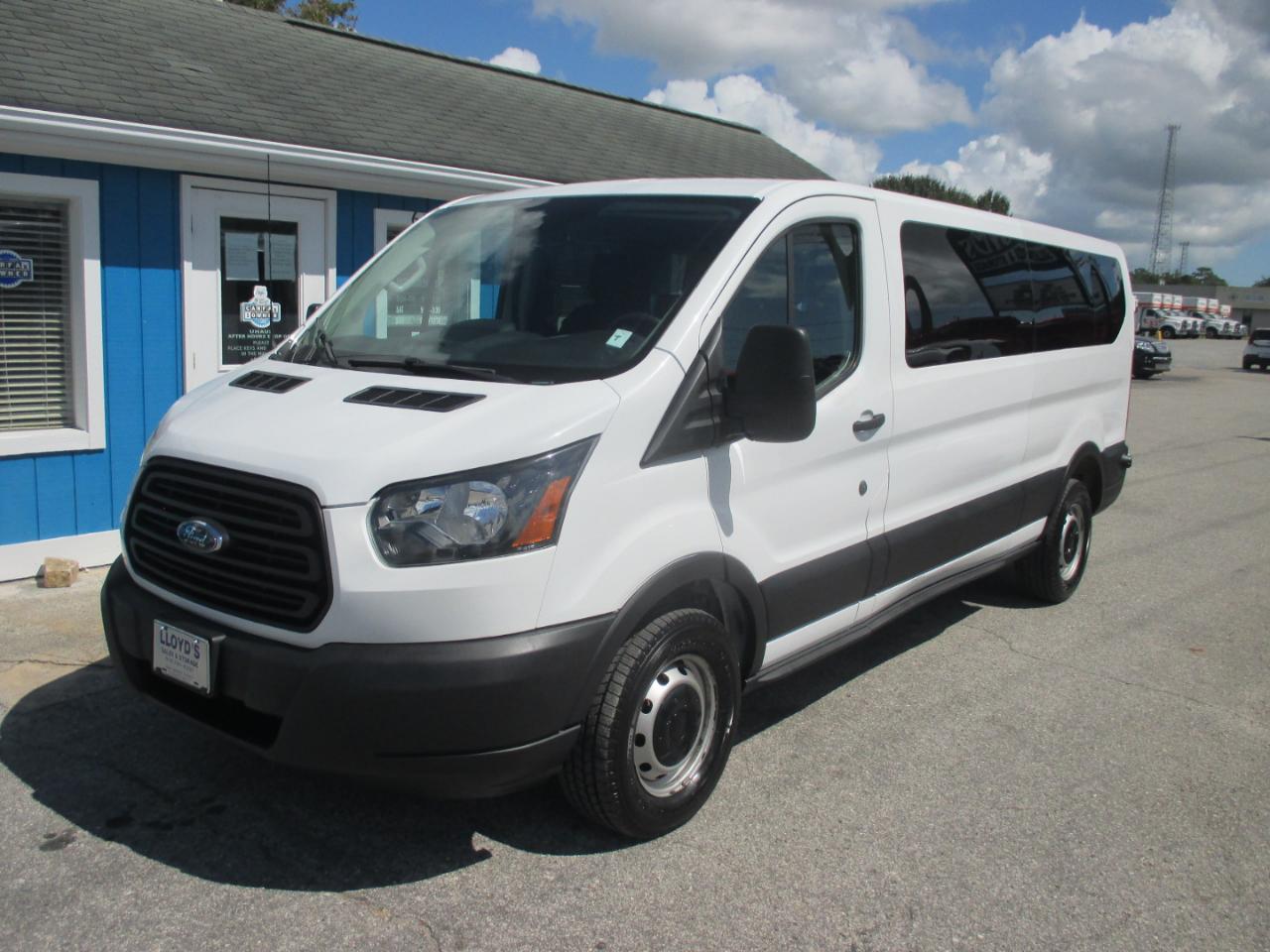 Ford Transit Passenger Wagon T-350 148" Low Roof XL Swing-Out RH Dr 2018