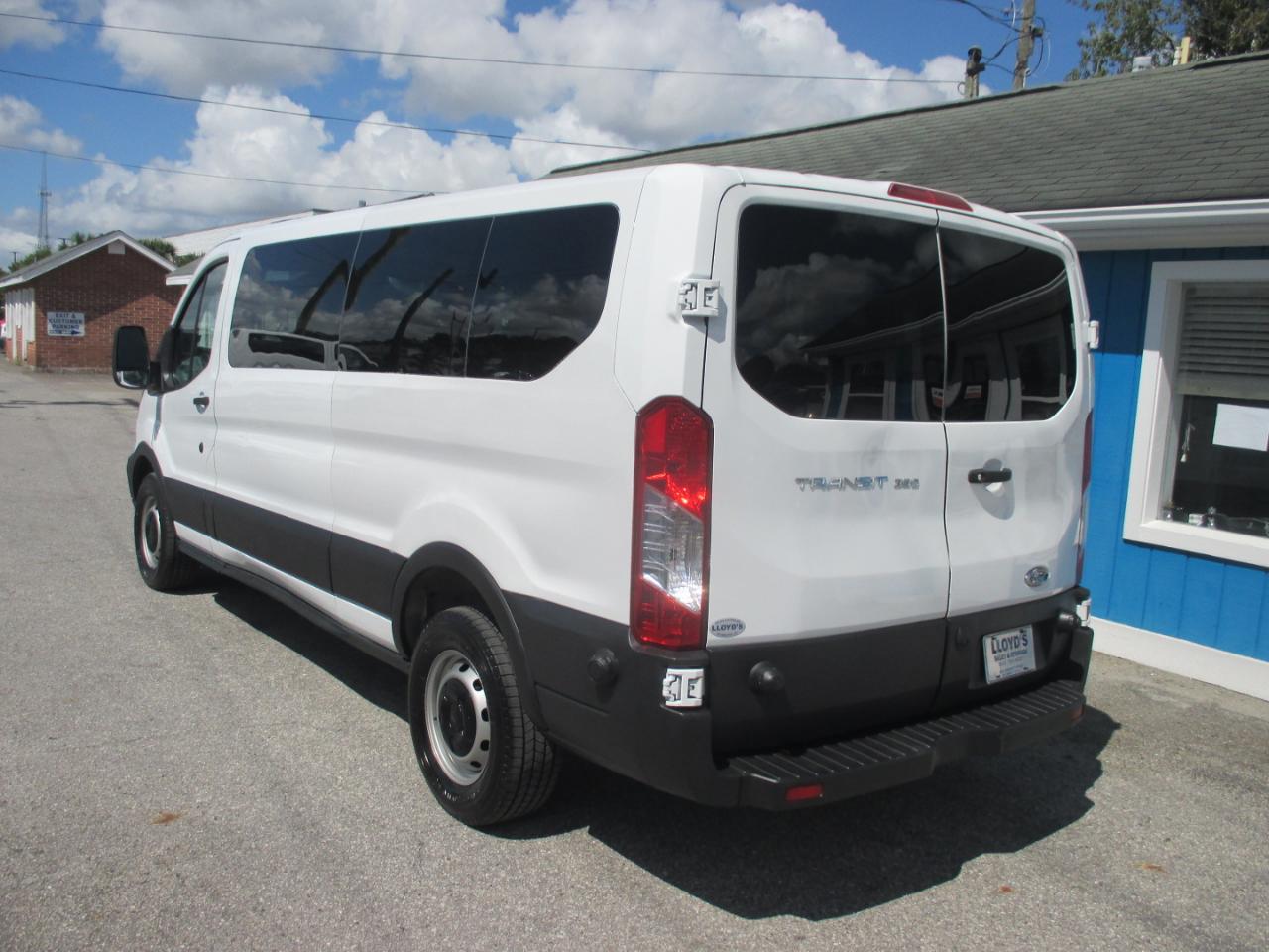 Ford Transit Passenger Wagon T-350 148" Low Roof XL Swing-Out RH Dr 2018
