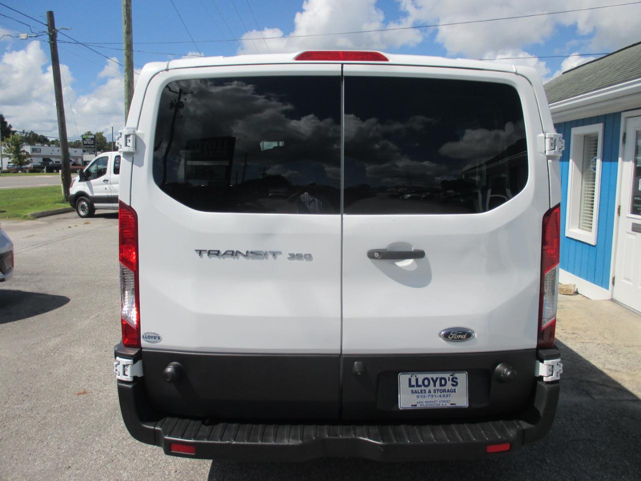 Ford Transit Passenger Wagon T-350 148" Low Roof XL Swing-Out RH Dr 2018