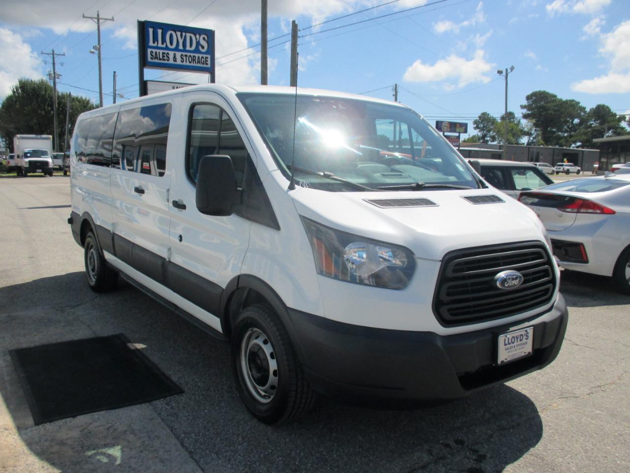 Ford Transit Passenger Wagon T-350 148" Low Roof XL Swing-Out RH Dr 2018