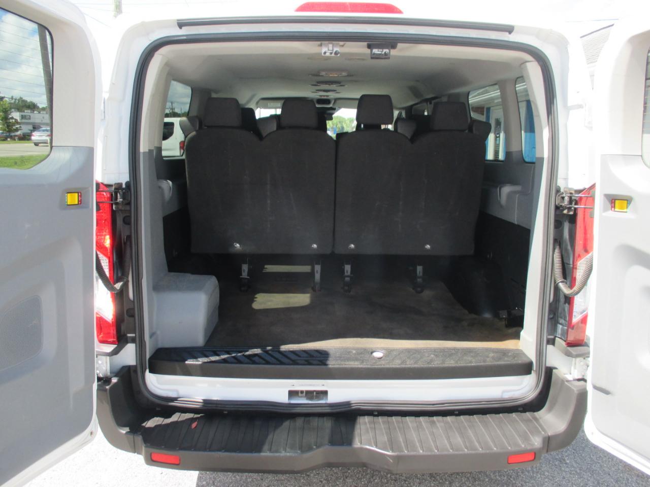 Ford Transit Passenger Wagon T-350 148" Low Roof XL Swing-Out RH Dr 2018