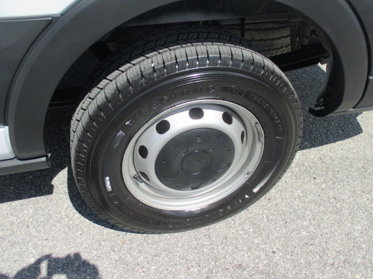 Ford Transit Passenger Wagon T-350 148" Low Roof XL Swing-Out RH Dr 2018