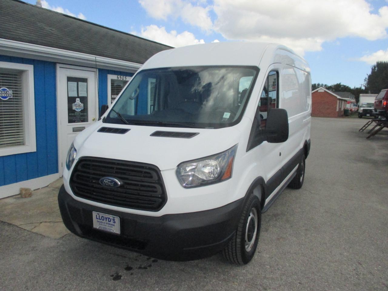 Ford Transit Van T-250 130" Med Rf 9000 GVWR Sliding RH Dr 2018