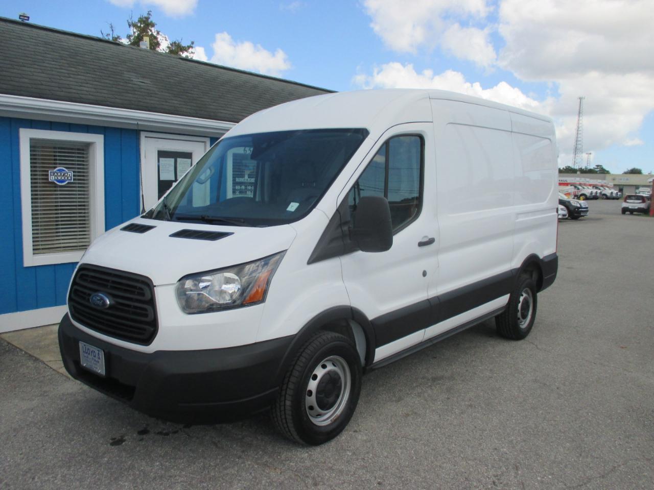 Ford Transit Van T-250 130" Med Rf 9000 GVWR Sliding RH Dr 2018