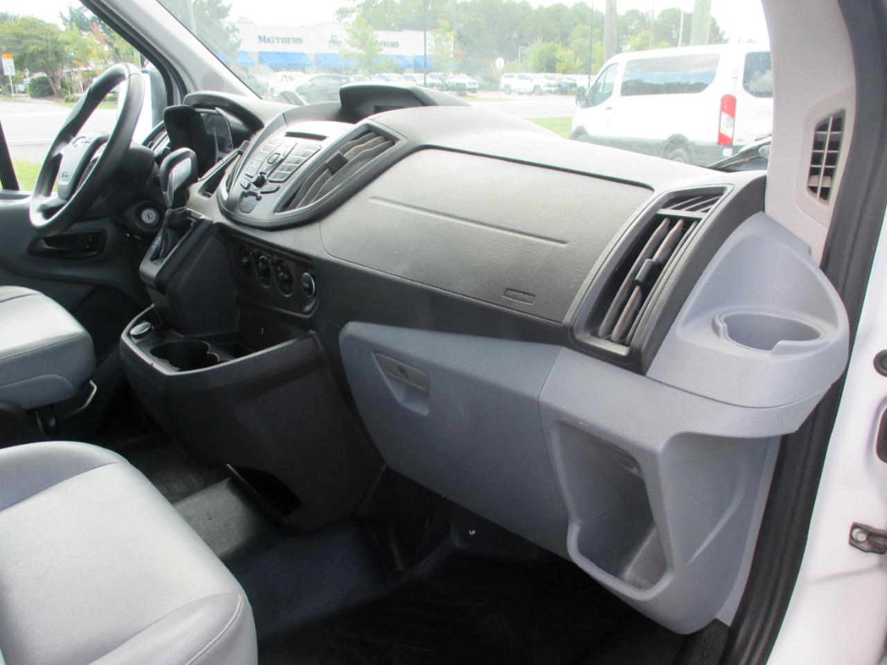Ford Transit Van T-250 130" Med Rf 9000 GVWR Sliding RH Dr 2018