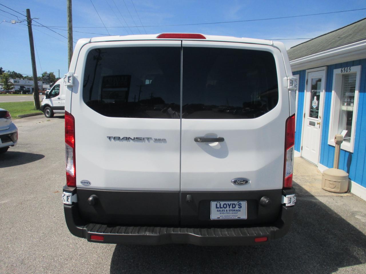 Ford Transit Passenger Wagon T-350 148" Low Roof XL Swing-Out RH Dr 2018