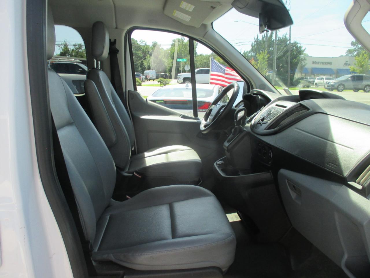 Ford Transit Passenger Wagon T-350 148" Low Roof XL Swing-Out RH Dr 2018