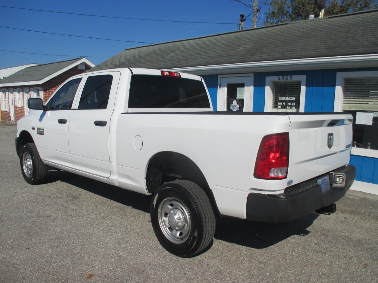 RAM 2500 Tradesman 4x4 Crew Cab 6'4" Box 2018