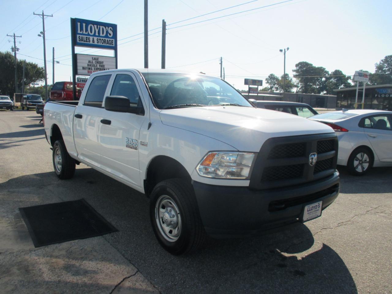 RAM 2500 Tradesman 4x4 Crew Cab 6'4" Box 2018