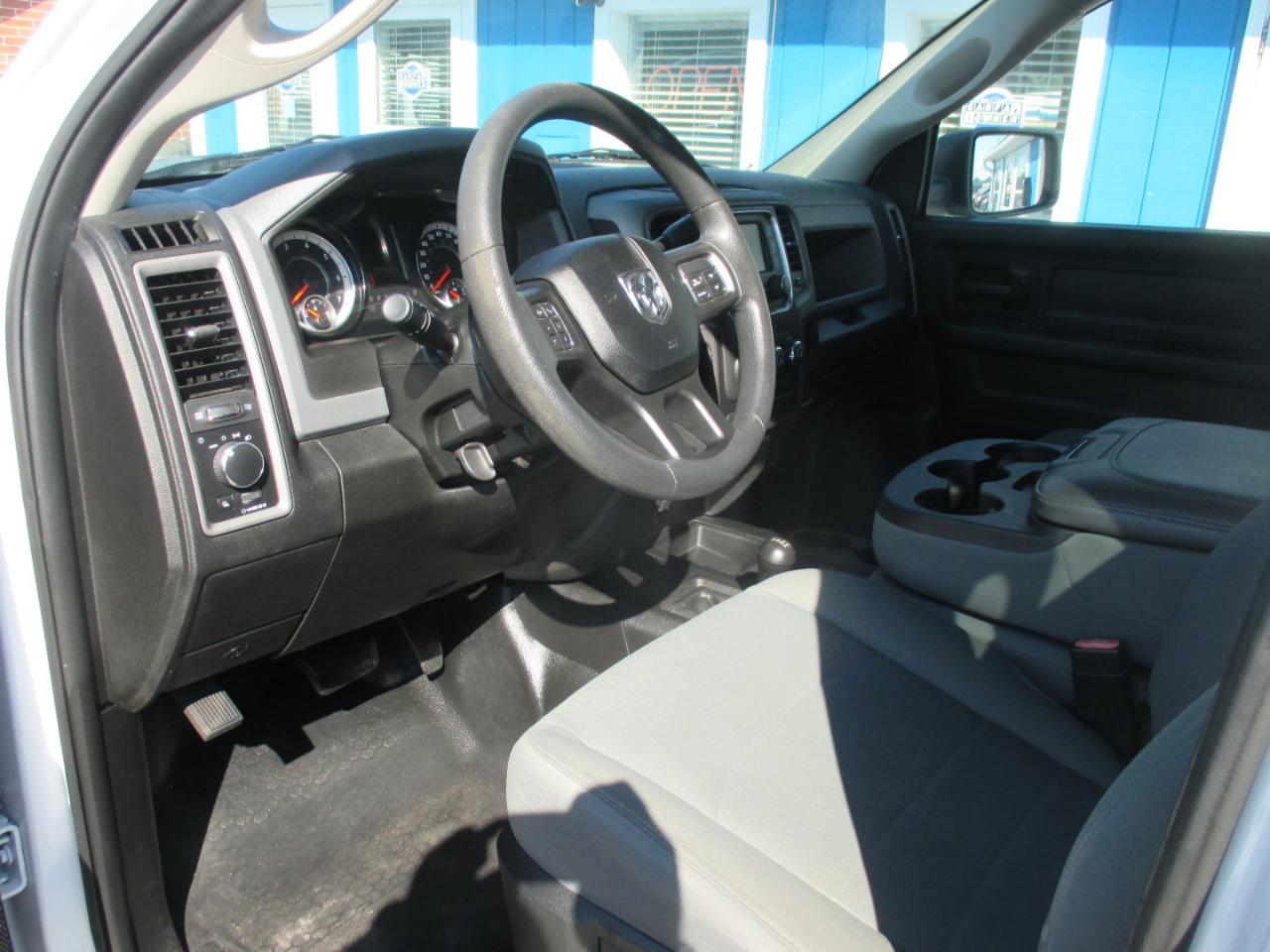 RAM 2500 Tradesman 4x4 Crew Cab 6'4" Box 2018